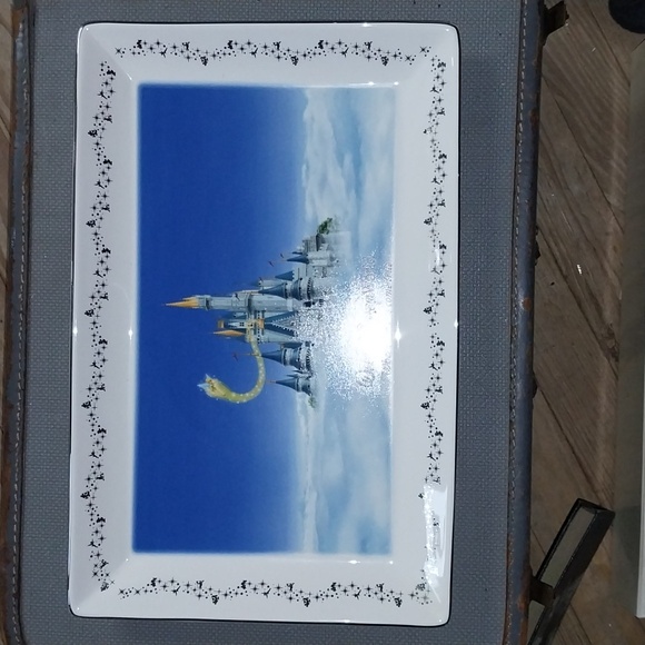 Disney world plate - Picture 1 of 9